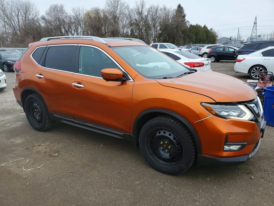 47740196 :رقم المزاد ، 5N1AT2MV9HC800122 vin ، 2017 Nissan Rogue مزاد بيع