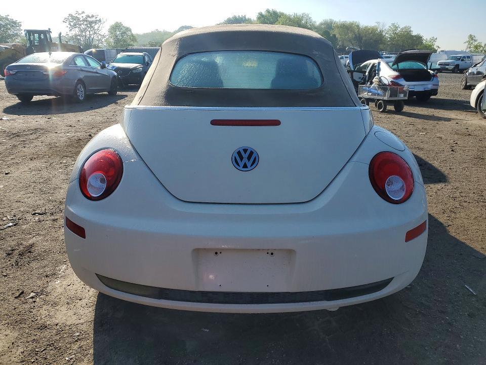 51133276 :رقم المزاد ، 3VWPG31Y58M413361 vin ، 2008 Volkswagen New Beetle مزاد بيع