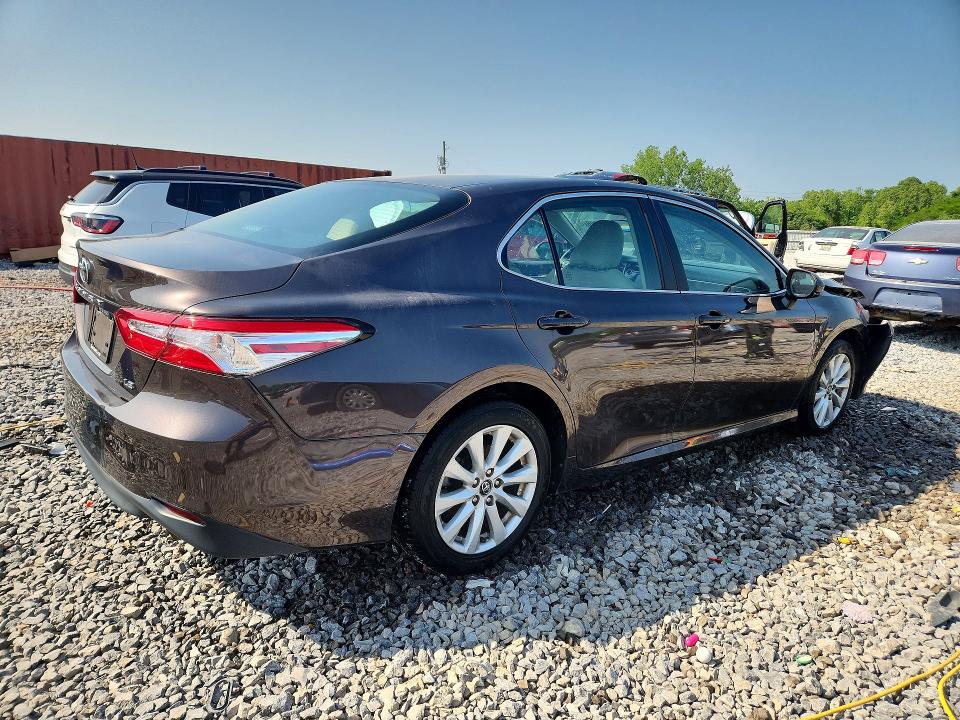 Auction sale of the 2018 Toyota Camry, vin: 4T1B11HKXJU141486, lot number: 50460326