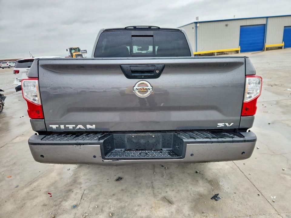 51994786 :رقم المزاد ، 1N6AA1EF6MN536557 vin ، 2021 Nissan Titan مزاد بيع