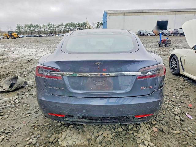 48494306 :رقم المزاد ، 5YJSA1E49JF246314 vin ، 2018 Tesla Model S مزاد بيع