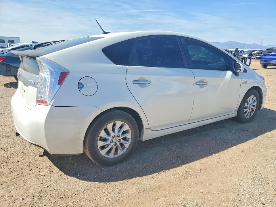 2013 Toyota Prius Plug-in Hybrid მანქანა იყიდება აუქციონზე, vin: JTDKN3DP3D3036739, აუქციონის ნომერი: 49469236