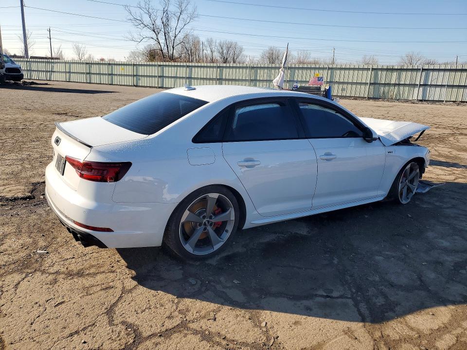 47605396 :رقم المزاد ، WAUC4AF4XJA132418 vin ، 2018 Audi S4 مزاد بيع