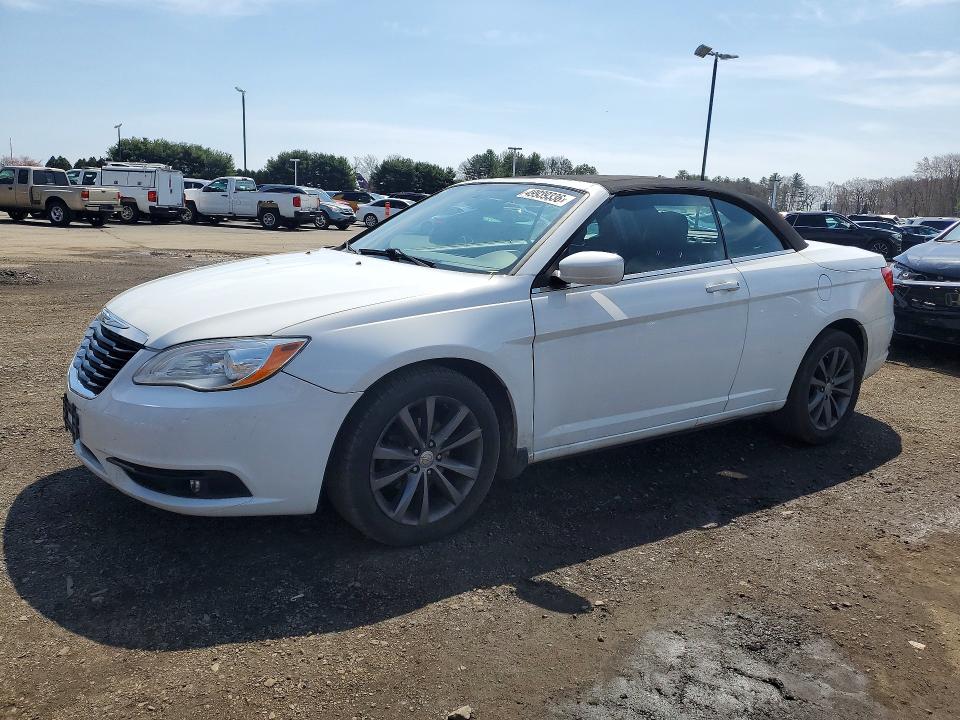 49939336 :رقم المزاد ، 1C3BC8EG8BN611327 vin ، 2011 Chrysler 200 مزاد بيع