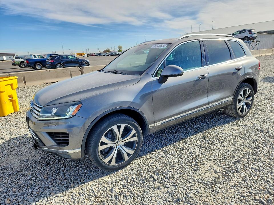 Продажа на аукционе авто 2017 Volkswagen Touareg, vin: WVGRF7BP2HD003183, номер лота: 49333636
