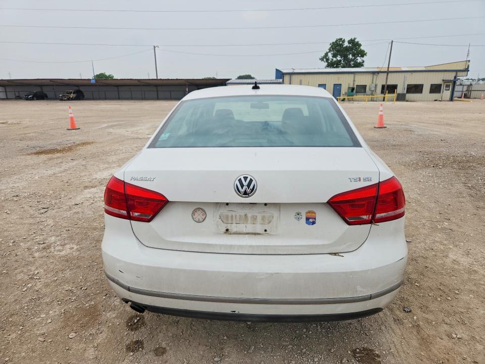 51447636 :رقم المزاد ، 1VWBT7A31FC014267 vin ، 2015 Volkswagen Passat مزاد بيع