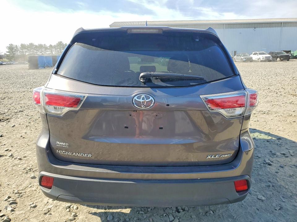 48896426 :رقم المزاد ، 5TDJKRFH4FS157536 vin ، 2015 Toyota Highlander مزاد بيع