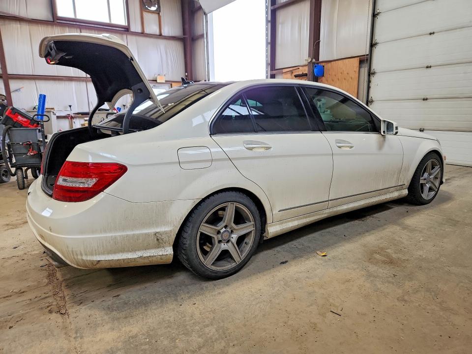 Продажа на аукционе авто 2012 Mercedes-benz C, vin: WDDGF8BBXCA710862, номер лота: 51216846
