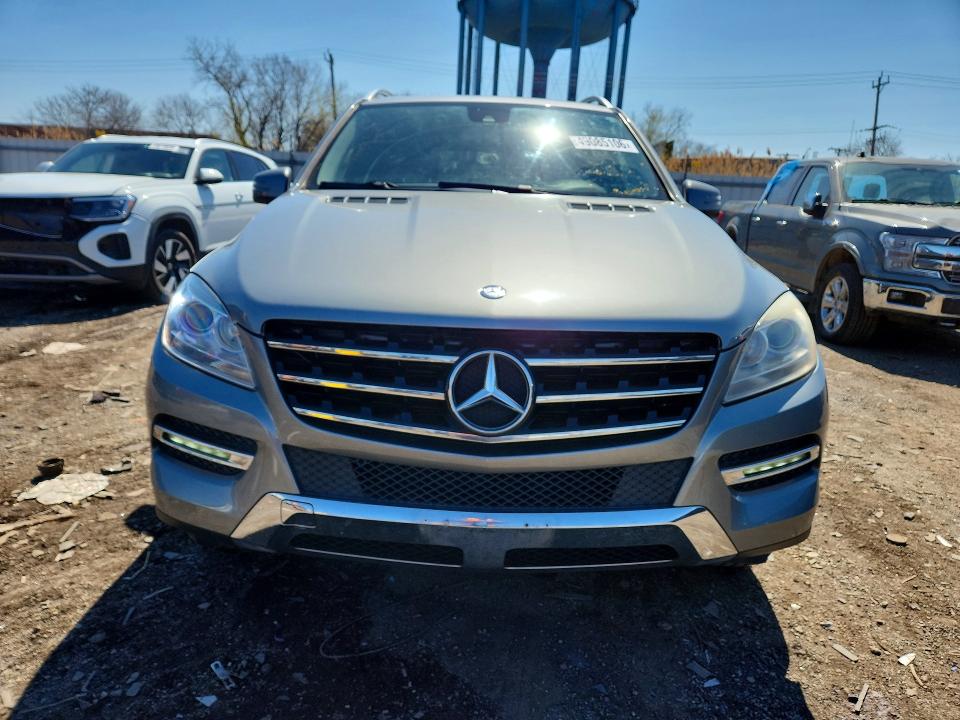 2015 Mercedes-benz Ml მანქანა იყიდება აუქციონზე, vin: 4JGDA5HBXFA611623, აუქციონის ნომერი: 49085106