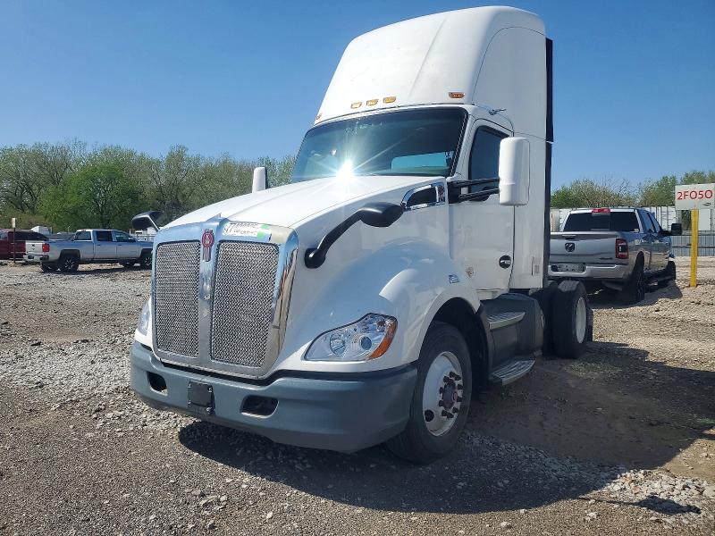 Продажа на аукционе авто 2016 Kenworth T680, vin: 1XKYA48X2GJ124840, номер лота: 77498025