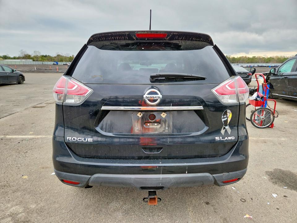 41630506 :رقم المزاد ، 5N1AT2MV5FC876689 vin ، 2015 Nissan Rogue مزاد بيع