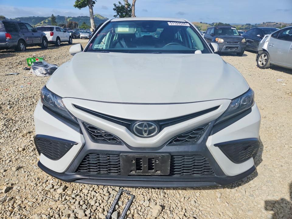 51124946 :رقم المزاد ، 4T1G11AK3PU141872 vin ، 2023 Toyota Camry مزاد بيع