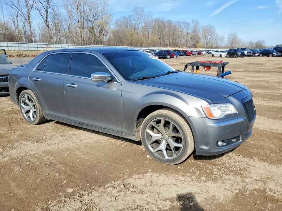 48689736 :رقم المزاد ، 2C3CA6CT1BH612732 vin ، 2011 Chrysler 300c مزاد بيع