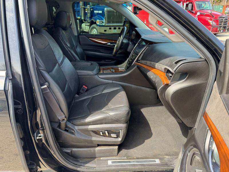 51020736 :رقم المزاد ، 1GYS4BKJ6HR196848 vin ، 2017 Cadillac Escalade مزاد بيع