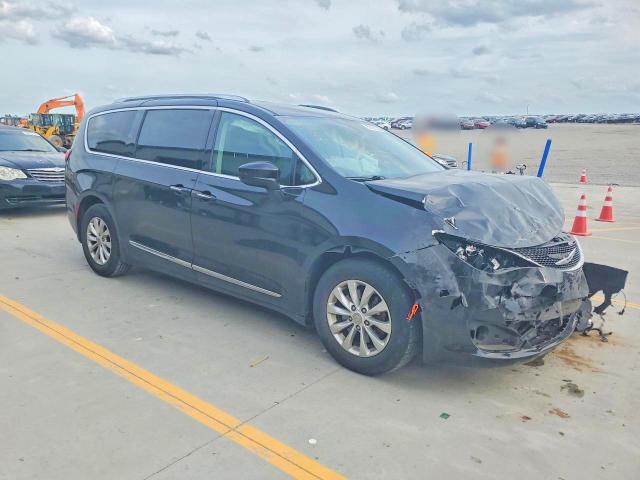 50153736 :رقم المزاد ، 2C4RC1BG0JR120127 vin ، 2018 Chrysler Pacifica مزاد بيع