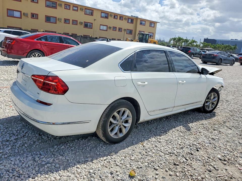 50945816 :رقم المزاد ، 1VWAT7A30GC053008 vin ، 2016 Volkswagen Passat مزاد بيع