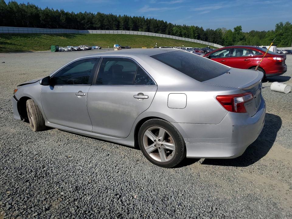 50226806 :رقم المزاد ، 4T1BF1FKXEU337972 vin ، 2014 Toyota Camry مزاد بيع