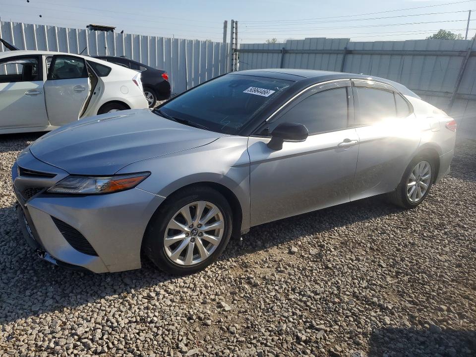50964466 :رقم المزاد ، 4T1B61HK0KU251921 vin ، 2019 Toyota Camry مزاد بيع