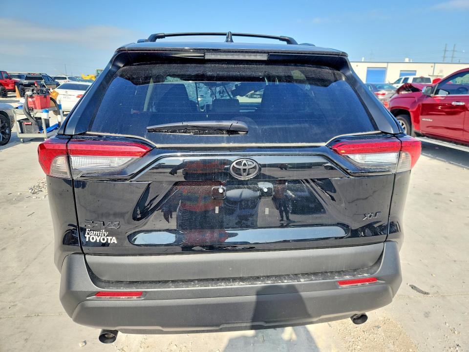 50086046 :رقم المزاد ، 2T3C1RFV4SW422479 vin ، 2025 Toyota Rav4 مزاد بيع