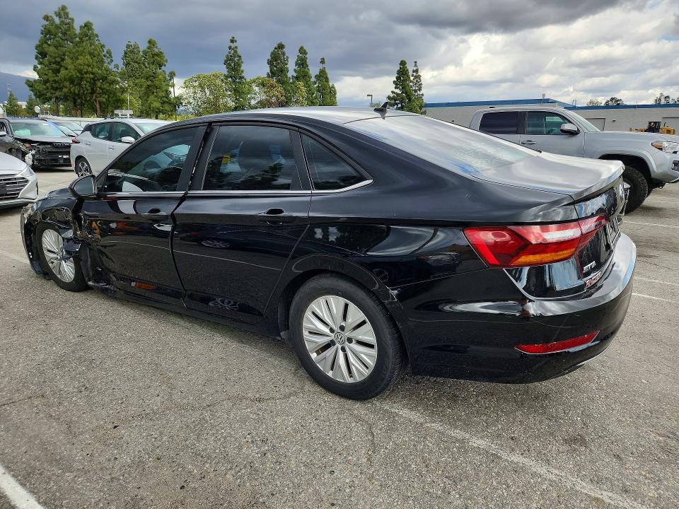 49432626 :رقم المزاد ، 3VWN57BU9KM268185 vin ، 2019 Volkswagen Jetta مزاد بيع
