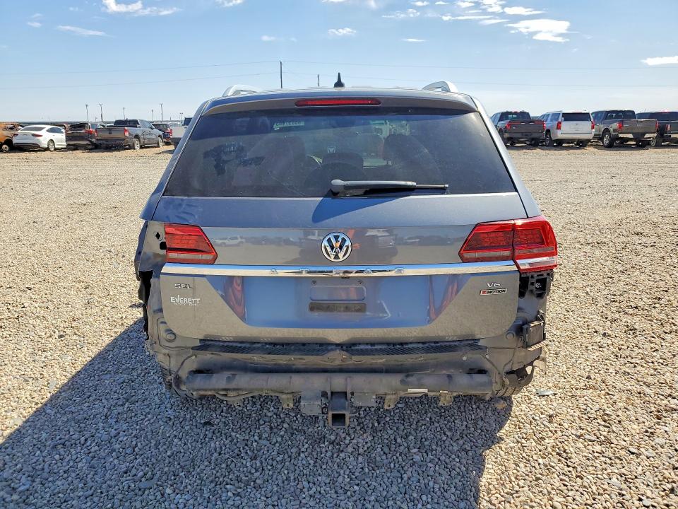 48897466 :رقم المزاد ، 1V2NR2CA4JC563661 vin ، 2018 Volkswagen Atlas مزاد بيع