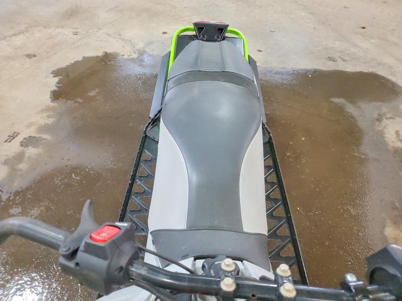 48866936 :رقم المزاد ، 4UF18SNW6JT100750 vin ، 2018 Arctic Cat Zr8000 137 Sp Es Er مزاد بيع