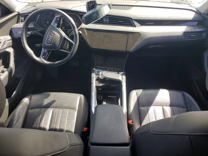 2022 Audi E-tron მანქანა იყიდება აუქციონზე, vin: WA12AAGE8NB031015, აუქციონის ნომერი: 47939026