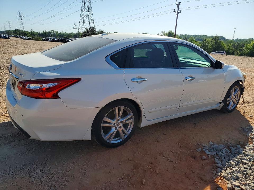 2017 Nissan Altima მანქანა იყიდება აუქციონზე, vin: 1N4BL3AP5HC207268, აუქციონის ნომერი: 51076536