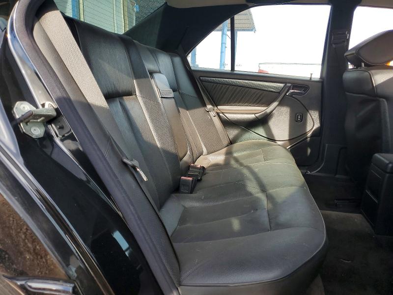 Продажа на аукционе авто 2000 Mercedes-benz C, vin: WDBHA29G4YA810697, номер лота: 48485526
