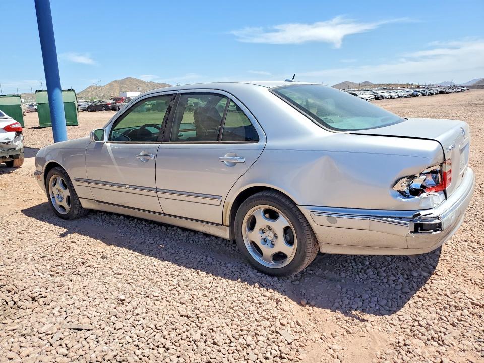 2001 Mercedes-benz E მანქანა იყიდება აუქციონზე, vin: WDBJF83J41X051899, აუქციონის ნომერი: 48152606