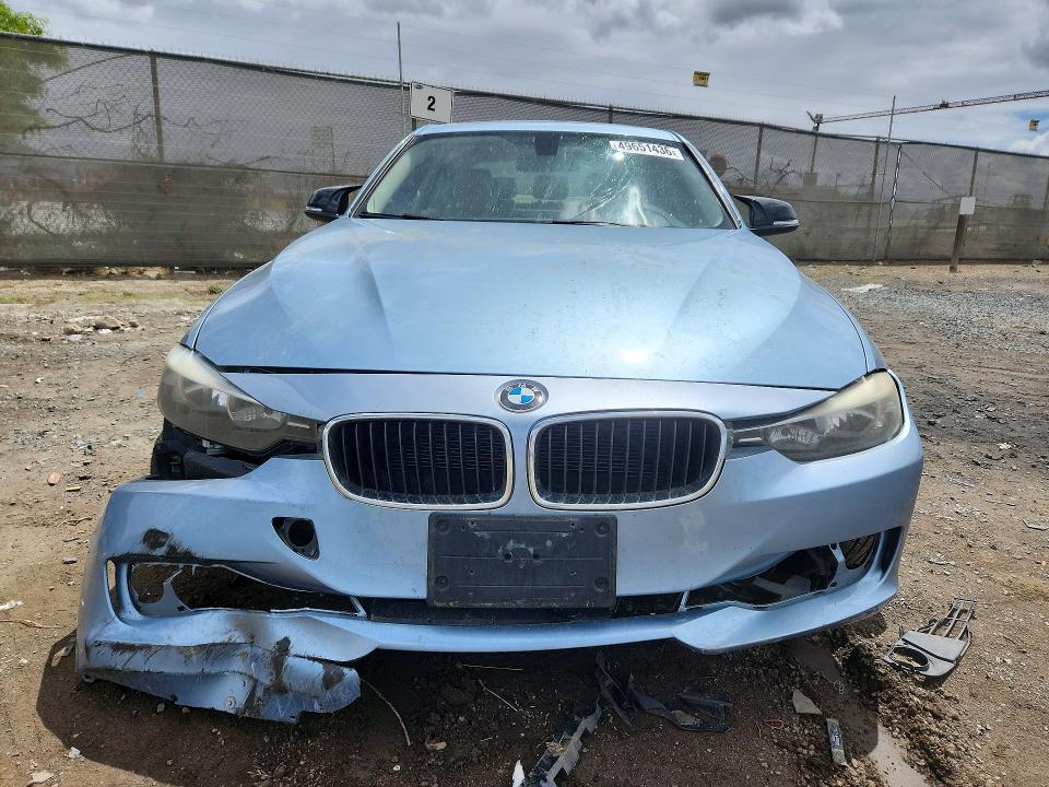 49651436 :رقم المزاد ، WBA3A5C58DF352905 vin ، 2013 Bmw 328 مزاد بيع