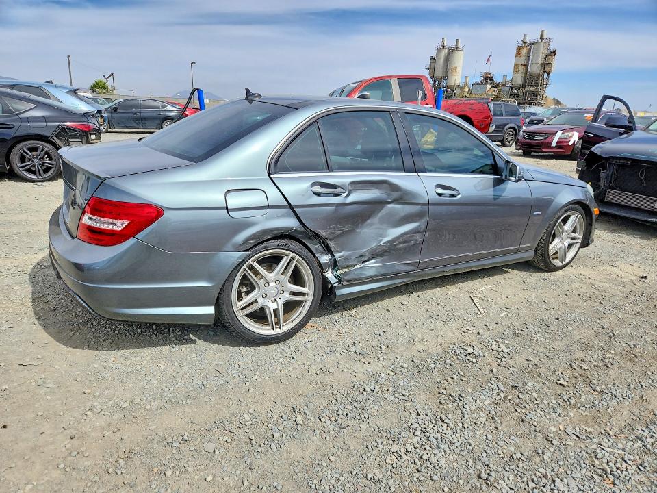 50006816 :رقم المزاد ، WDDGF4HB7CR207937 vin ، 2012 Mercedes-benz C مزاد بيع