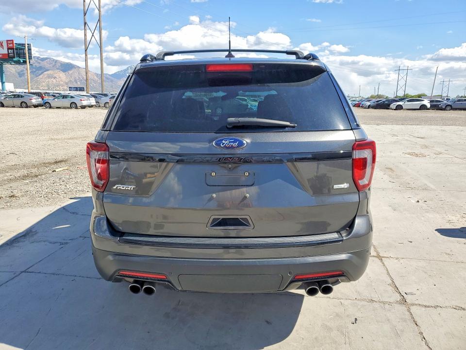 52067956 :رقم المزاد ، 1FM5K8GT9JGA80241 vin ، 2018 Ford Explorer مزاد بيع
