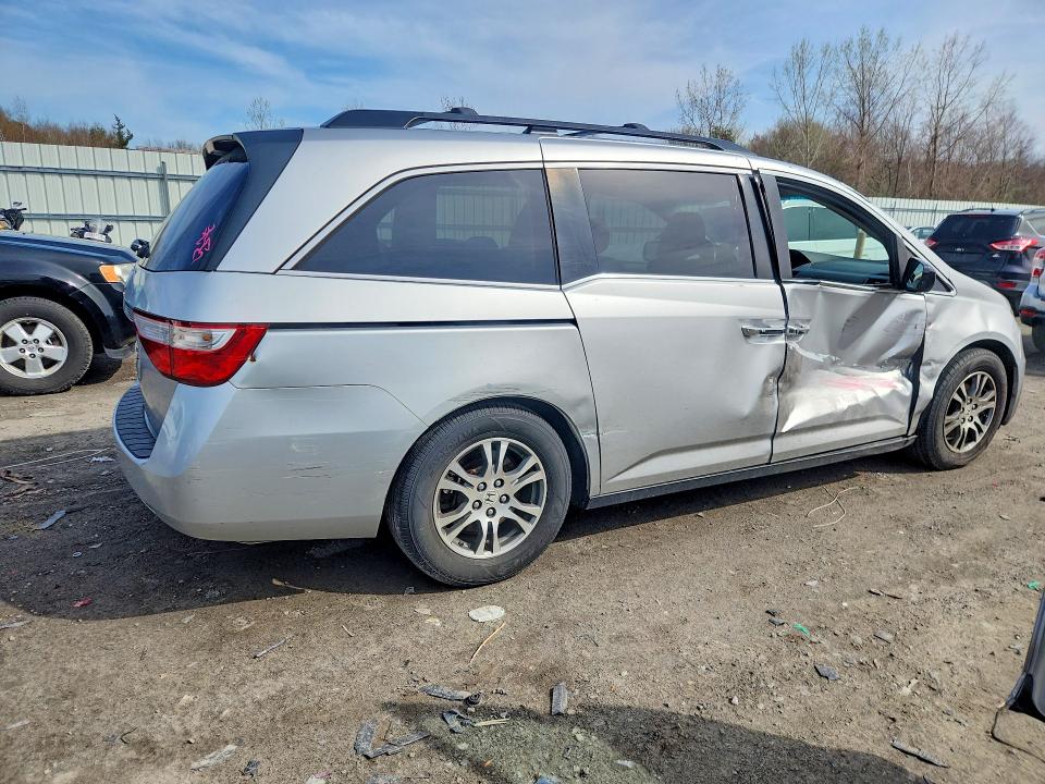 49549256 :رقم المزاد ، 5FNRL5H69CB003425 vin ، 2012 Honda Odyssey مزاد بيع
