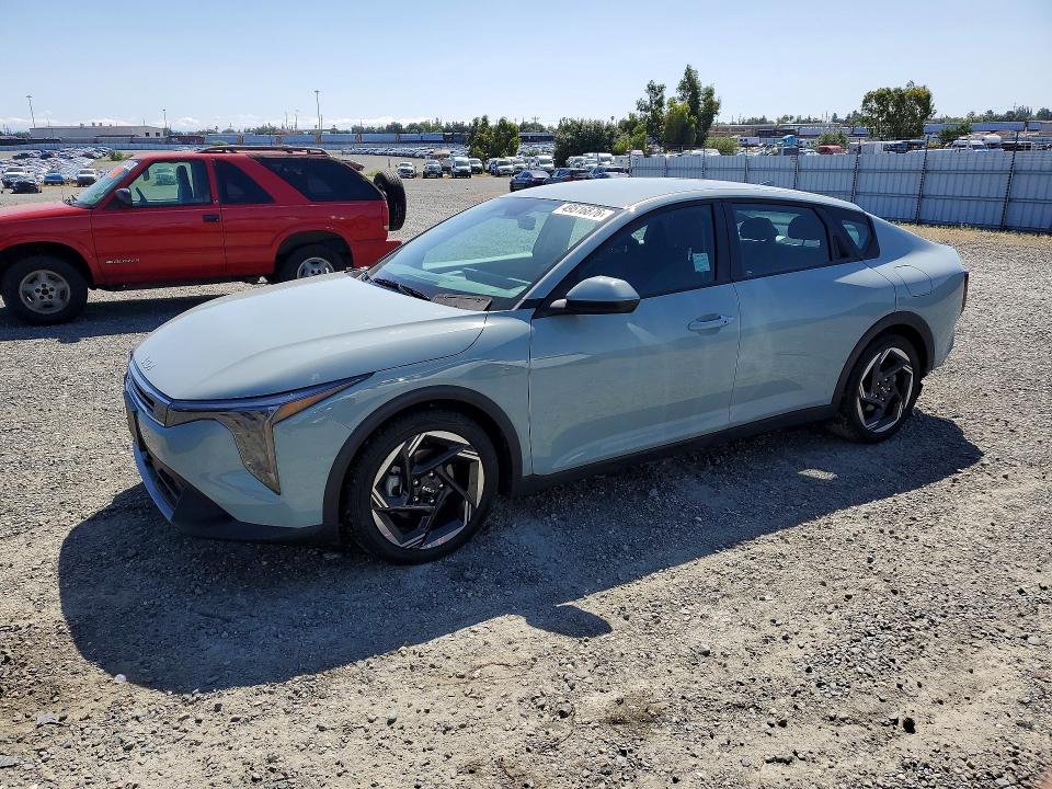 49516876 :رقم المزاد ، 3KPFU4DE9SE007907 vin ، 2025 Kia K4 مزاد بيع