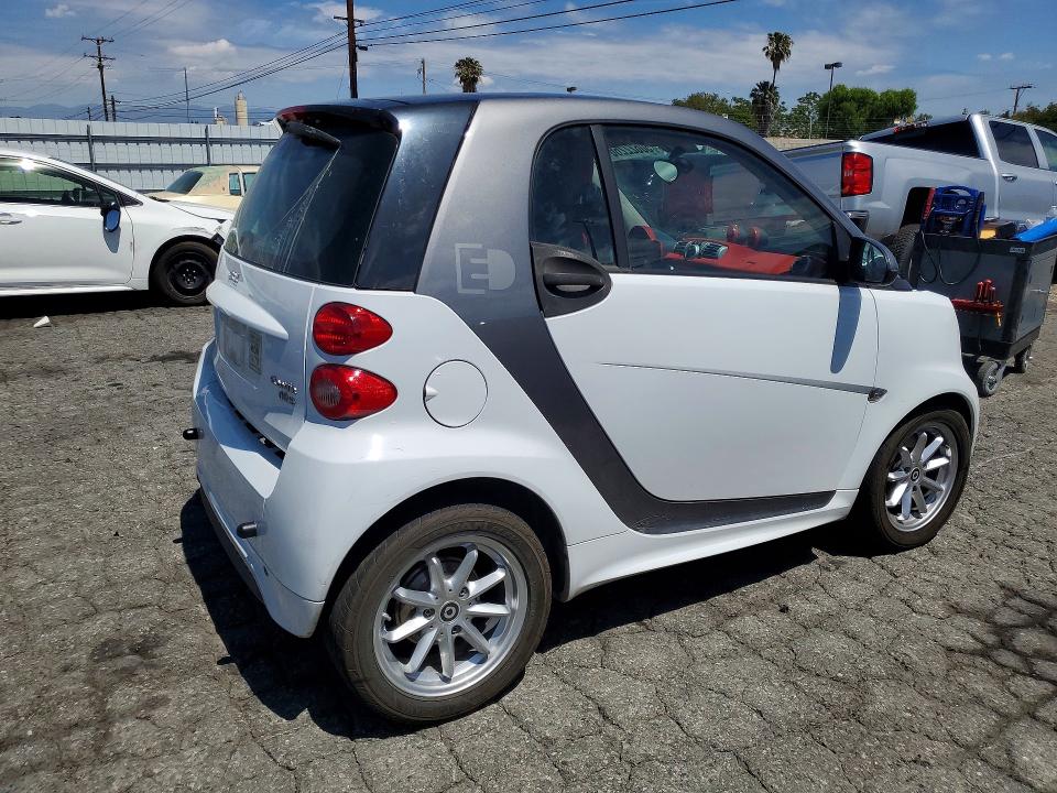 2014 Smart Fortwo მანქანა იყიდება აუქციონზე, vin: WMEEJ9AA9EK786165, აუქციონის ნომერი: 50622266