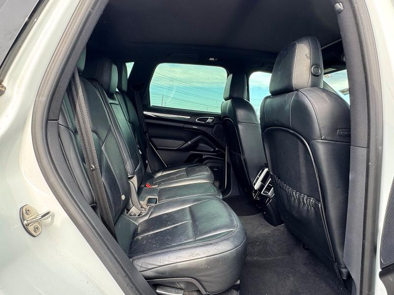 48778216 :رقم المزاد ، WP1AA2A28ELA02404 vin ، 2014 Porsche Cayenne مزاد بيع