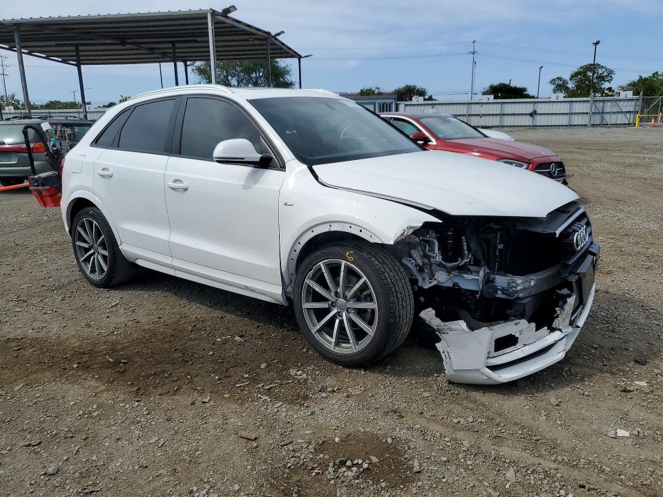 2018 Audi Q3 მანქანა იყიდება აუქციონზე, vin: WA1BCCFS6JR033585, აუქციონის ნომერი: 50256206