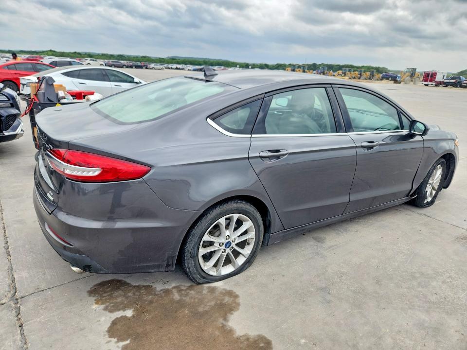 50516136 :رقم المزاد ، 3FA6P0HD2KR136426 vin ، 2019 Ford Fusion مزاد بيع