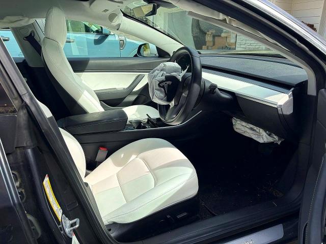 48531806 :رقم المزاد ، 5YJ3E1EB4JF122216 vin ، 2018 Tesla Model 3 مزاد بيع