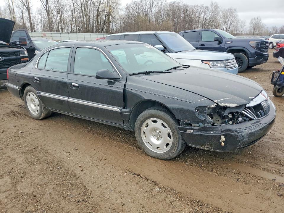 48840856 :رقم المزاد ، 1LNHM97V72Y600639 vin ، 2002 Lincoln Townhouse Continental مزاد بيع
