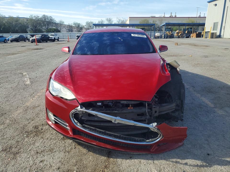 51165486 :رقم المزاد ، 5YJSA1AG0DFP13592 vin ، 2013 Tesla Model S مزاد بيع