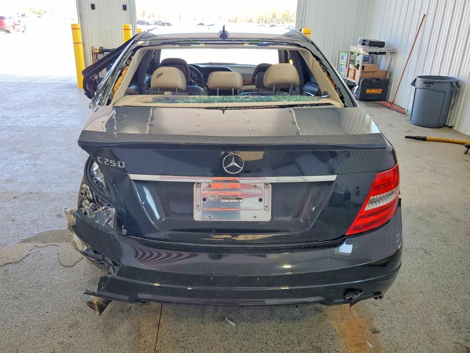 2012 Mercedes-benz C მანქანა იყიდება აუქციონზე, vin: WDDGF4HB0CR234736, აუქციონის ნომერი: 50750246