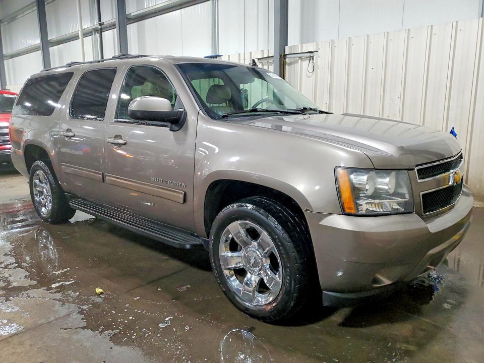 51897696 :رقم المزاد ، 1GNSKJE33BR334511 vin ، 2011 Chevrolet Suburban مزاد بيع
