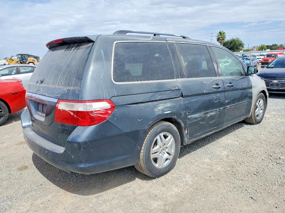 52018596 :رقم المزاد ، 5FNRL38815B085028 vin ، 2005 Honda Odyssey مزاد بيع