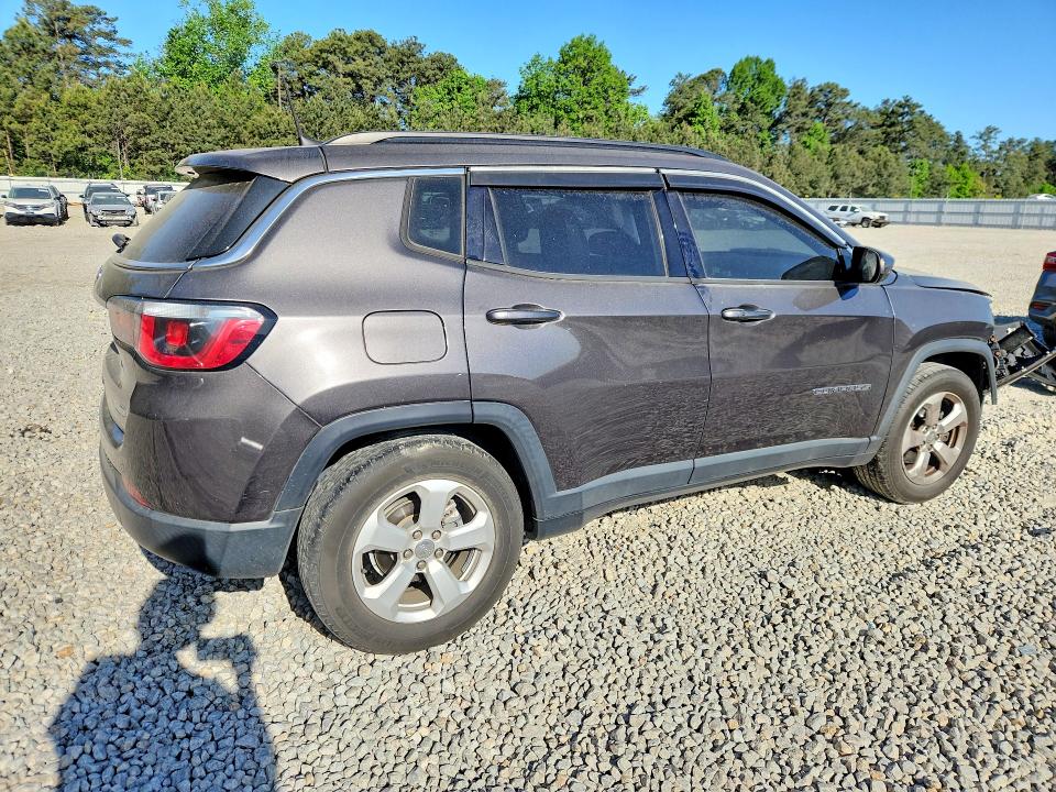 50425296 :رقم المزاد ، 3C4NJCBB7JT327695 vin ، 2018 Jeep Compass مزاد بيع