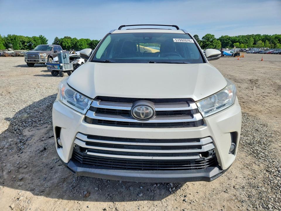 Продаж на аукціоні авто 2018 Toyota Highlander, vin: 5TDKZRFH4JS533077, номер лоту: 51992076