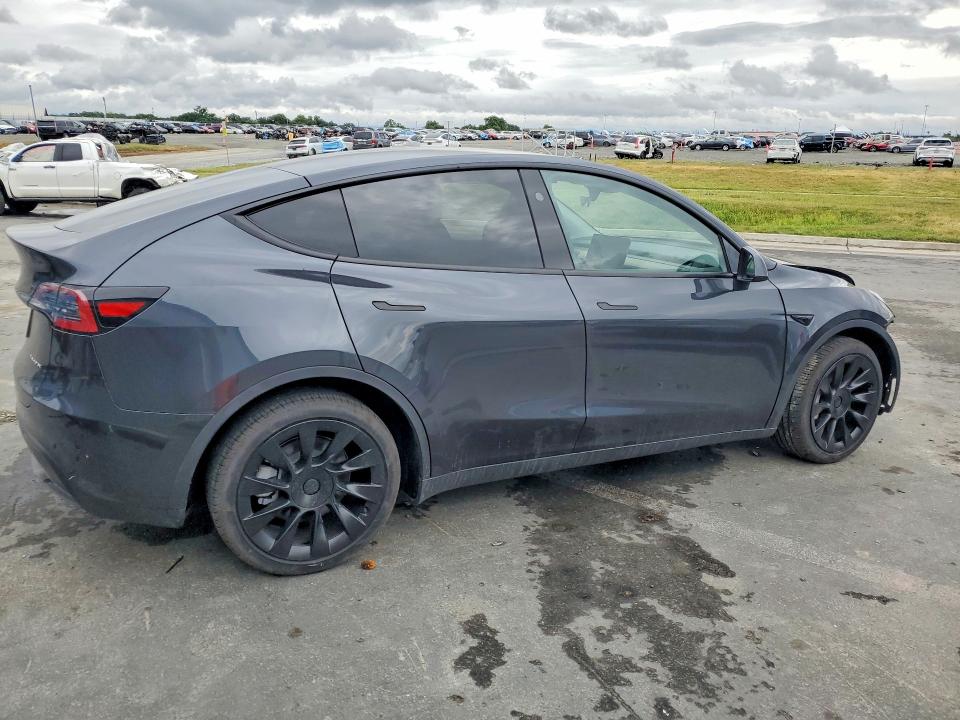 2025 Tesla Model Y მანქანა იყიდება აუქციონზე, vin: 7SAYGDEE8SF305845, აუქციონის ნომერი: 48268326
