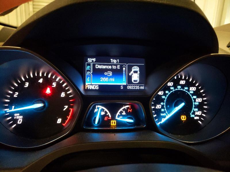 48698316 :رقم المزاد ، 1FMCU9J97FUA78937 vin ، 2015 Ford Escape مزاد بيع