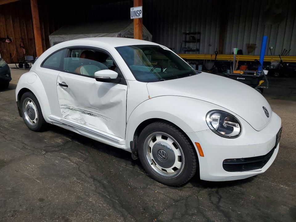 49023086 :رقم المزاد ، 3VWF17AT5GM627807 vin ، 2016 Volkswagen Beetle مزاد بيع